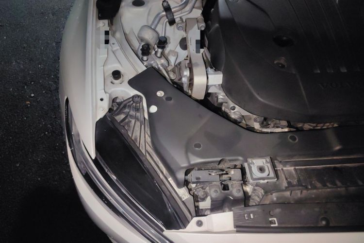 Used Volvo S60 2023 B4 Zhiyi Luxury Edition Engine Bay Right