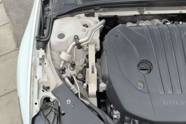 Used Volvo S60 2023 B4 Zhiyuan Sport Edition Engine Bay Right