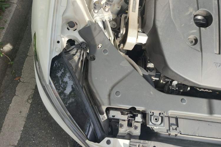 Used Volvo S60 2023 B4 Zhiyi Luxury Edition Engine Bay Right