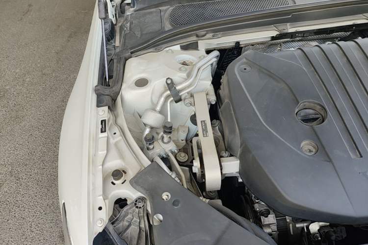 Used Volvo S60 2023 B4 Zhiyuan Luxury Edition Engine Bay Right