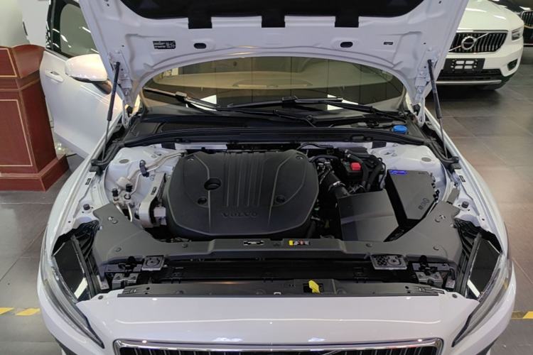 Used Volvo S60 2023 B4 Zhiyuan Luxury Edition Engine Bay