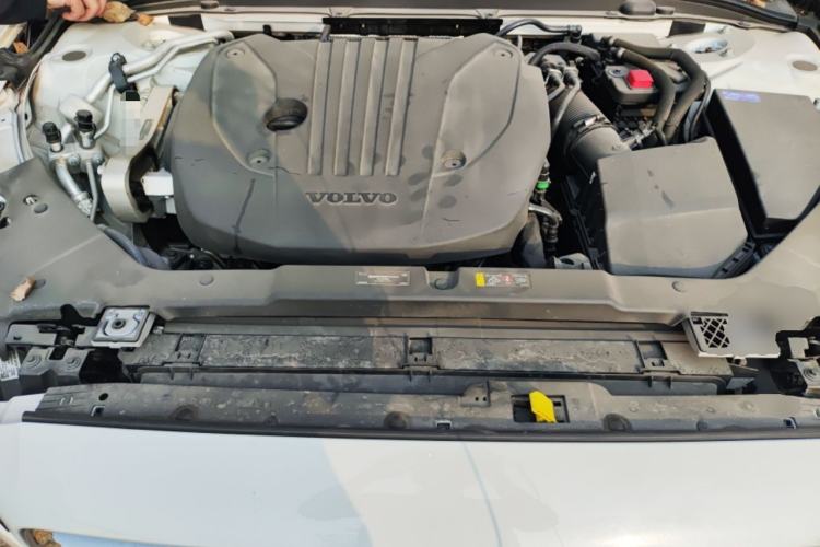 Used Volvo S60 2023 B4 Zhiyuan Luxury Edition Engine Bay