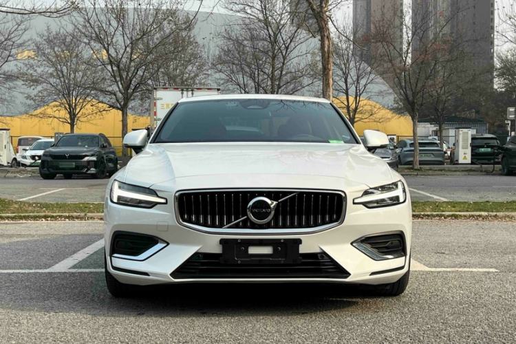 Used Volvo S60 2023 B4 Zhiyi Luxury Edition Exterior 1