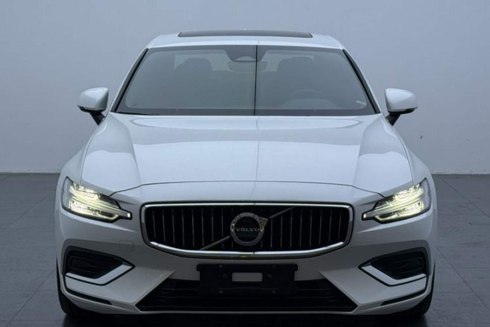 Used Volvo S60 2023 B4 Zhiyuan Luxury Edition Exterior 1