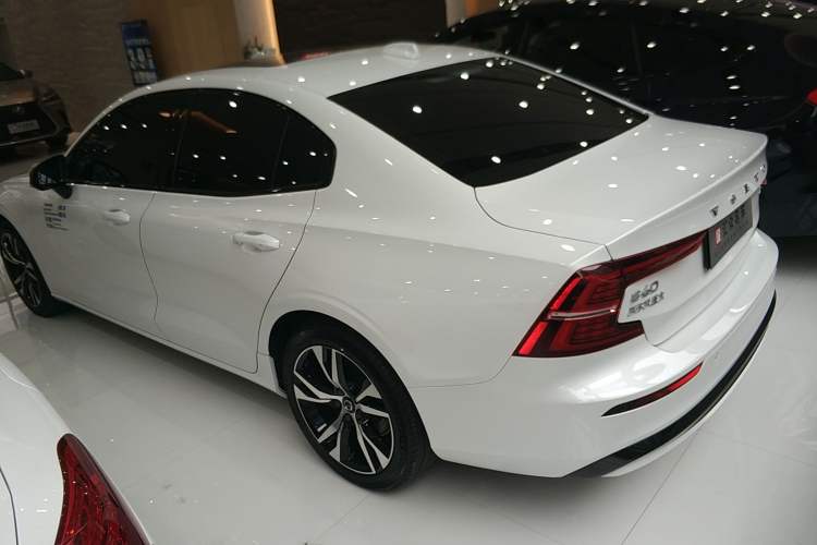 Used Volvo S60 2023 B5 Zhiya Sport Edition Exterior 2