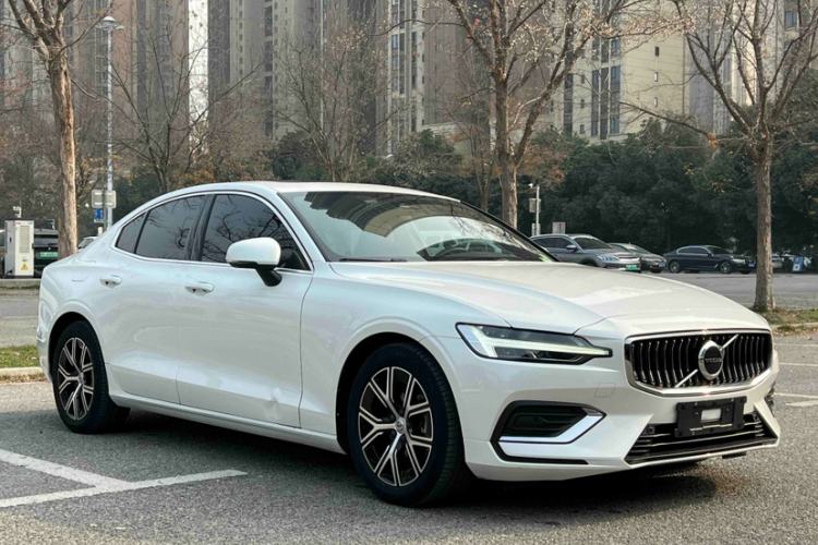 Used Volvo S60 2023 B4 Zhiyi Luxury Edition Exterior 2