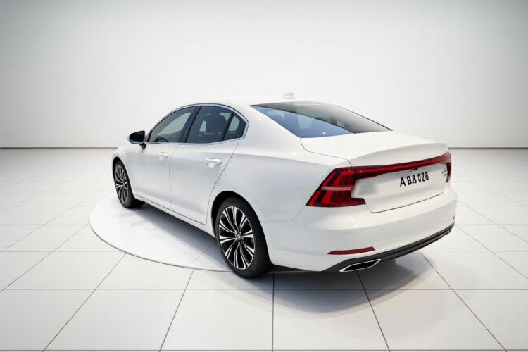 Used Volvo S60 2023 B4 Zhiyuan Luxury Edition Exterior 2