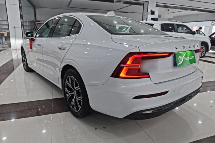 Used Volvo S60 2023 B4 Zhiyi Luxury Edition Exterior 2