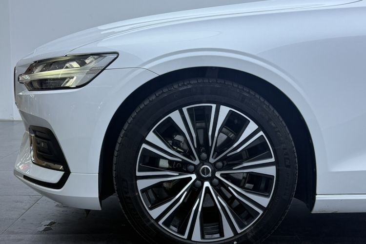 Used Volvo S60 2023 B4 Zhiyuan Luxury Edition Exterior 2