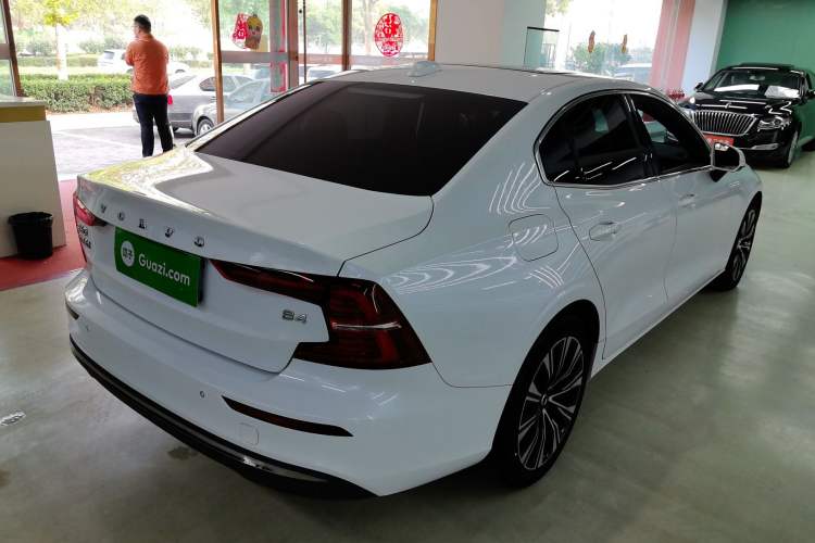 Used Volvo S60 2023 B4 Zhiyuan Luxury Edition Exterior 3