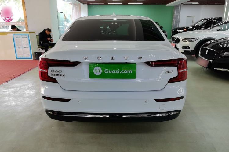 Used Volvo S60 2023 B4 Zhiyuan Luxury Edition Exterior 4