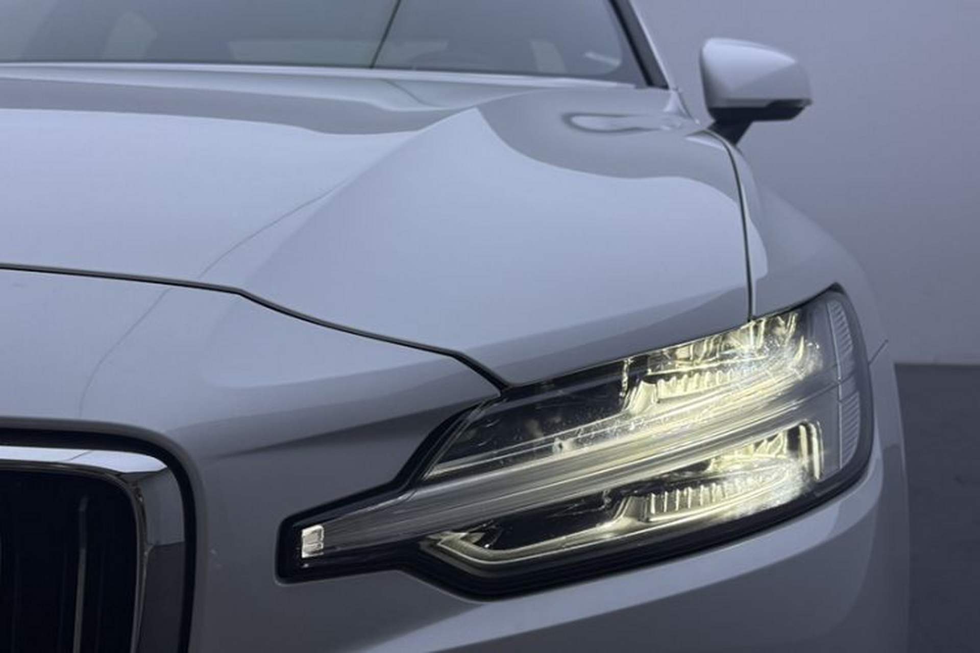 Used Volvo S60 2023 B4 Zhiyuan Luxury Edition Exterior 4