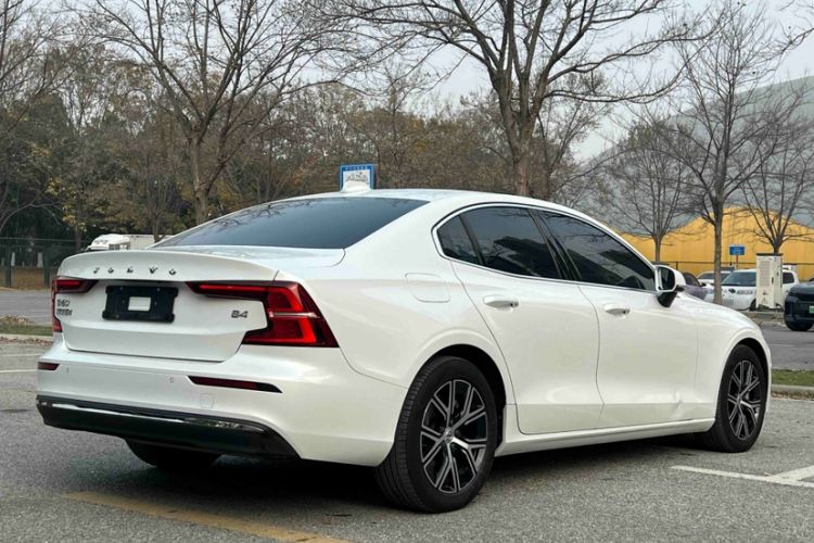 Used Volvo S60 2023 B4 Zhiyi Luxury Edition Exterior 5