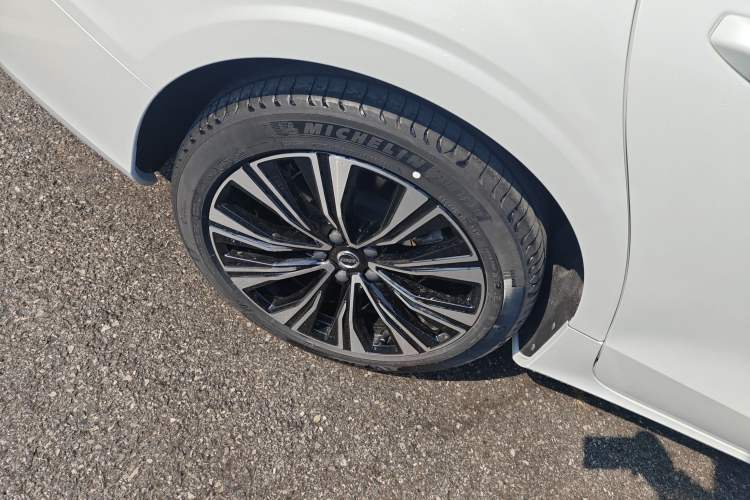 Used Volvo S60 2023 B4 Zhiyuan Luxury Edition Exterior 5