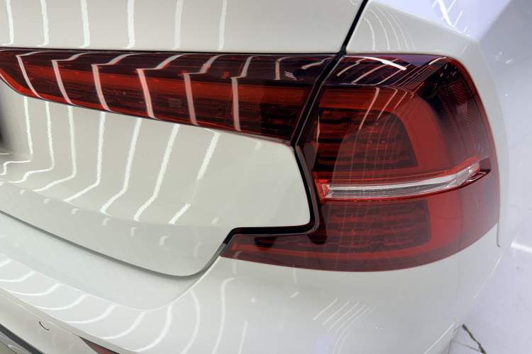 Used Volvo S60 2023 B4 Zhiyi Luxury Edition Exterior 5