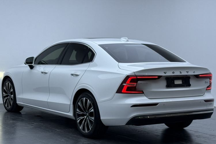 Used Volvo S60 2023 B4 Zhiyuan Luxury Edition Exterior 6