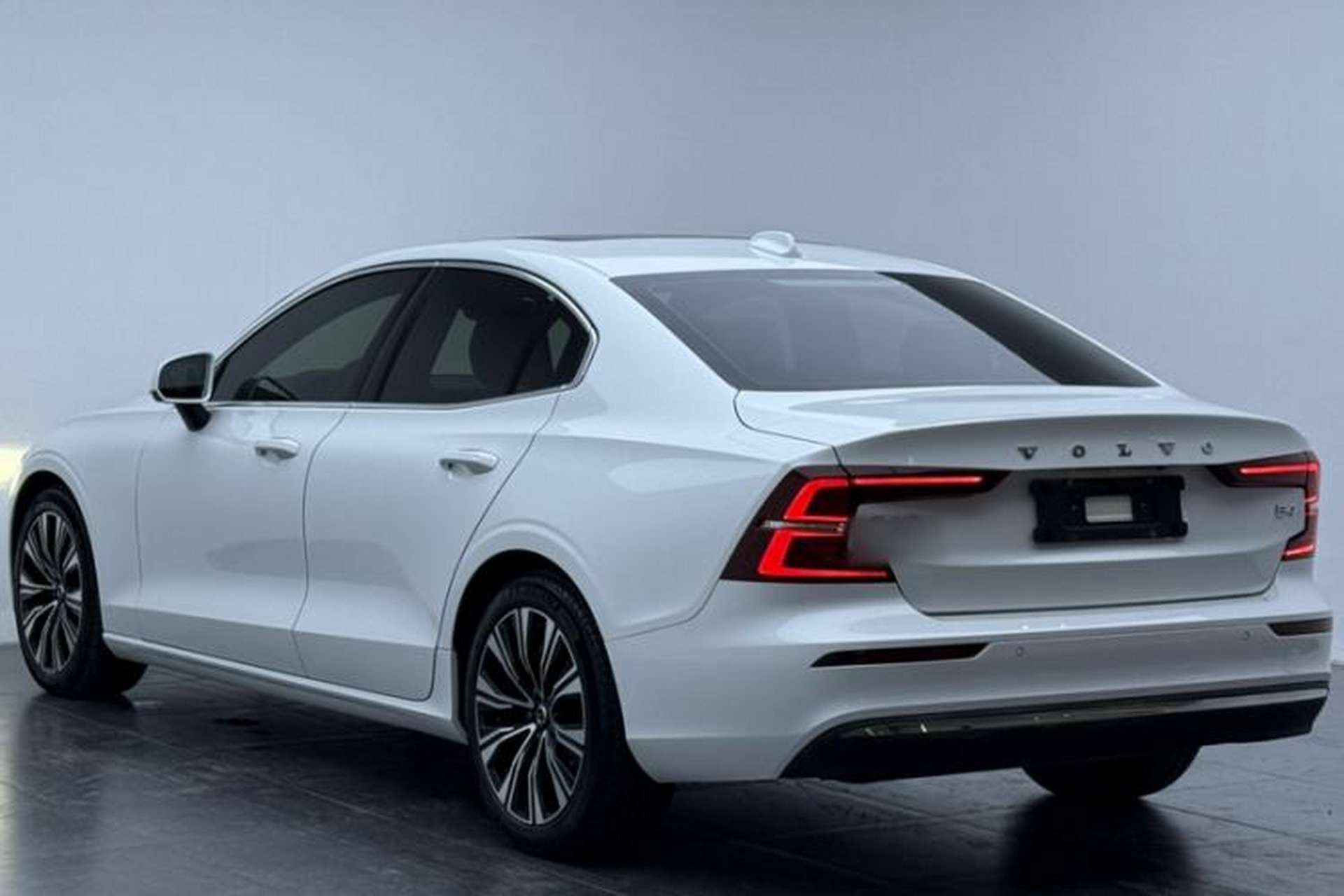 Used Volvo S60 2023 B4 Zhiyuan Luxury Edition Exterior 6