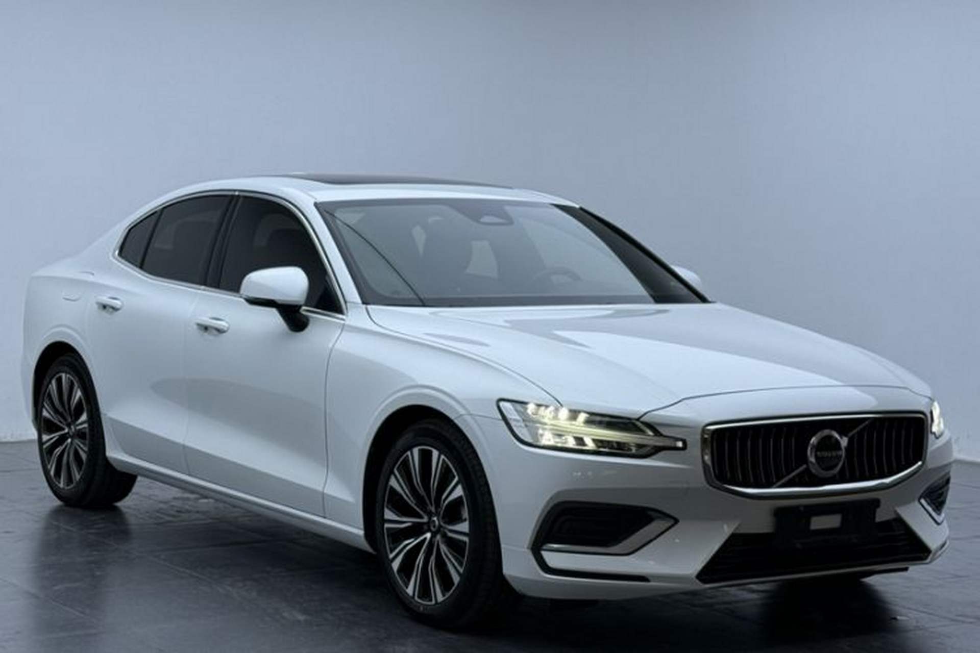 Used Volvo S60 2023 B4 Zhiyuan Luxury Edition Exterior 7
