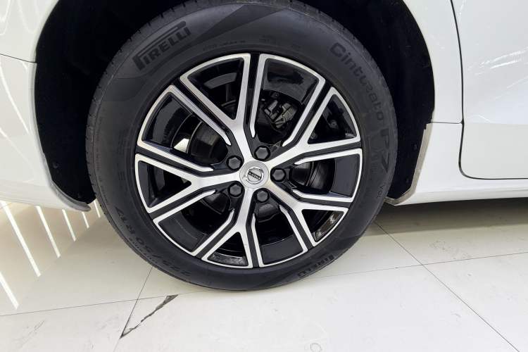 Used Volvo S60 2023 B4 Zhiyi Luxury Edition Exterior 8