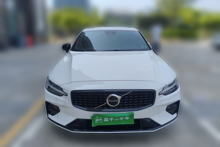 Used Volvo S60 2023 B4 Zhiyuan Sport Edition Front