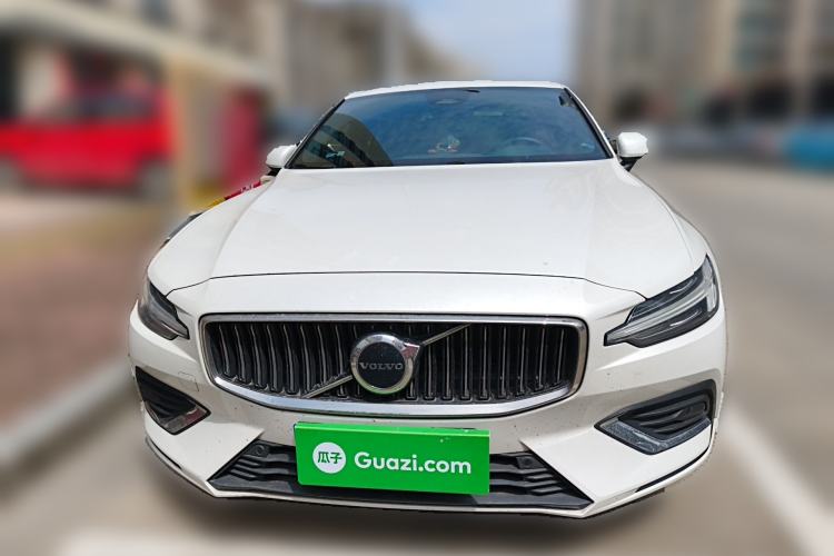 Used Volvo S60 2023 B4 Zhiyuan Luxury Edition Front