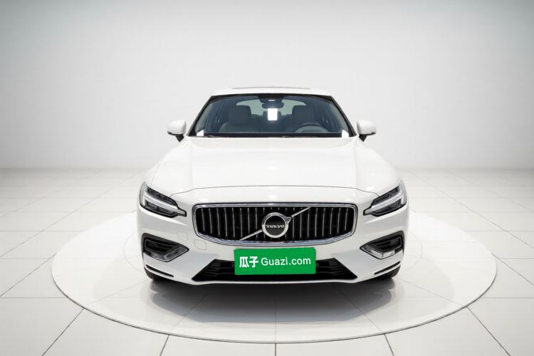 Used Volvo S60 2023 B4 Zhiyuan Luxury Edition Front