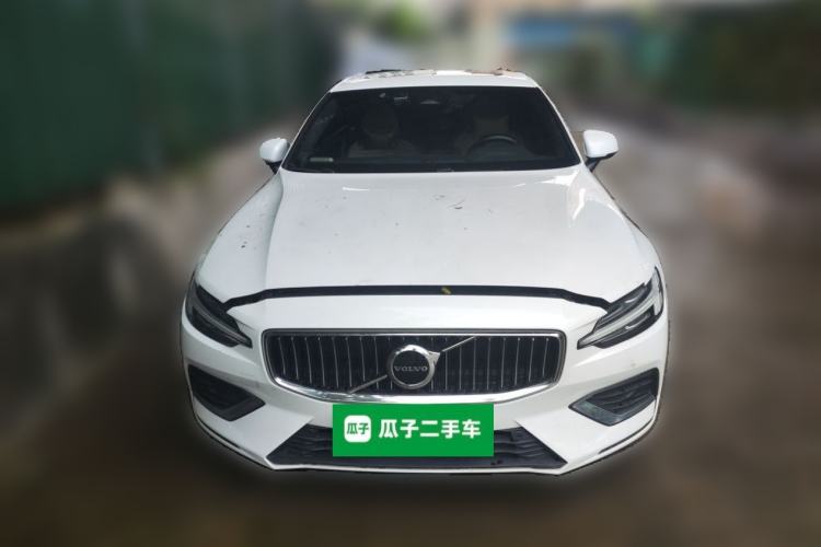 Used Volvo S60 2023 B4 Zhiyuan Luxury Edition Front