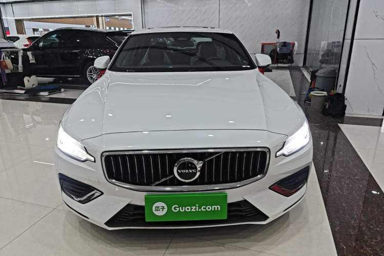 Used Volvo S60 2023 B4 Zhiyi Luxury Edition Front