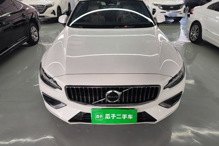 Used Volvo S60 2023 B4 Zhiyuan Luxury Edition Front