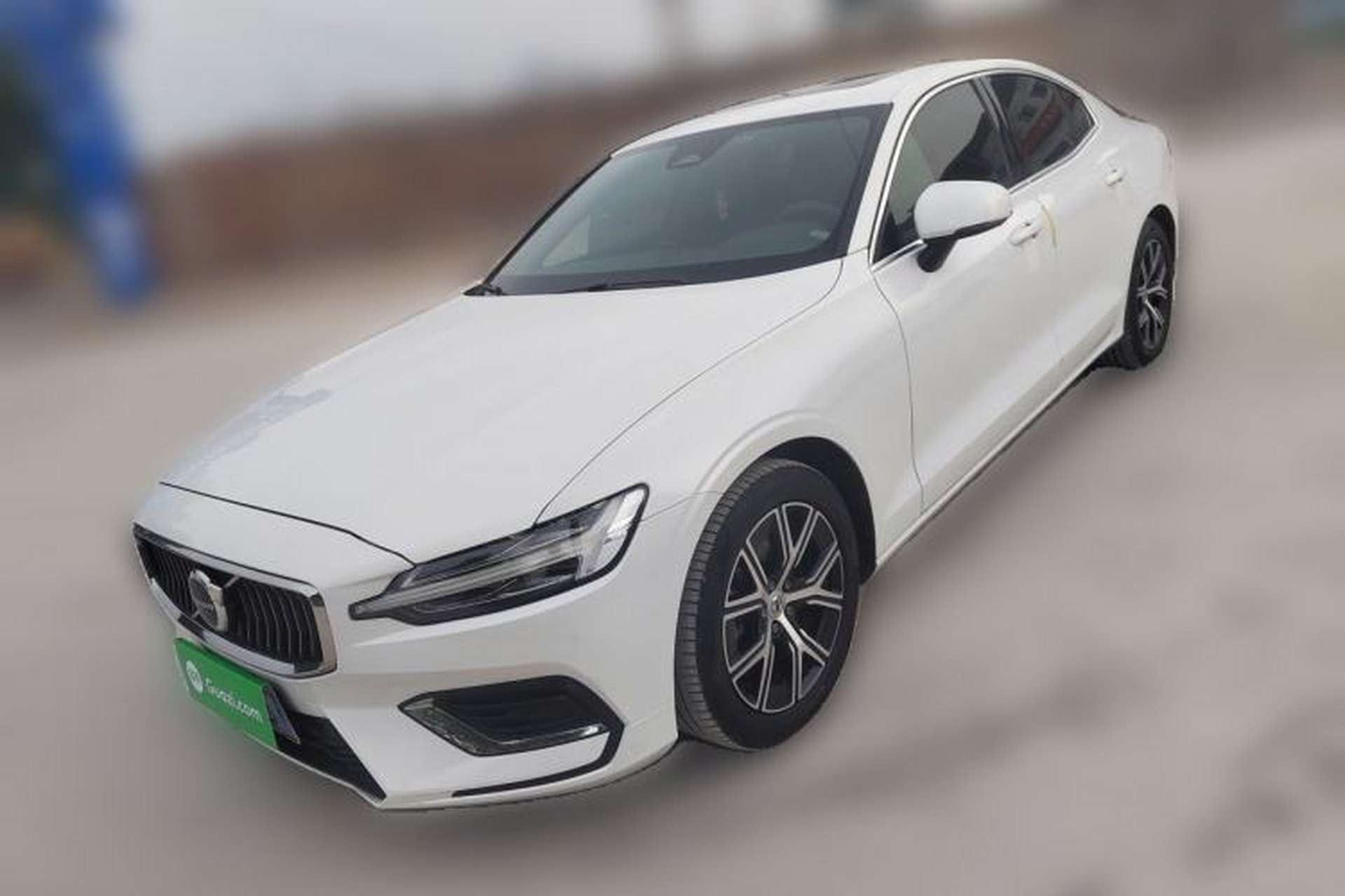Used Volvo S60 2023 B4 Zhiyi Luxury Edition Front Left 45 Deg