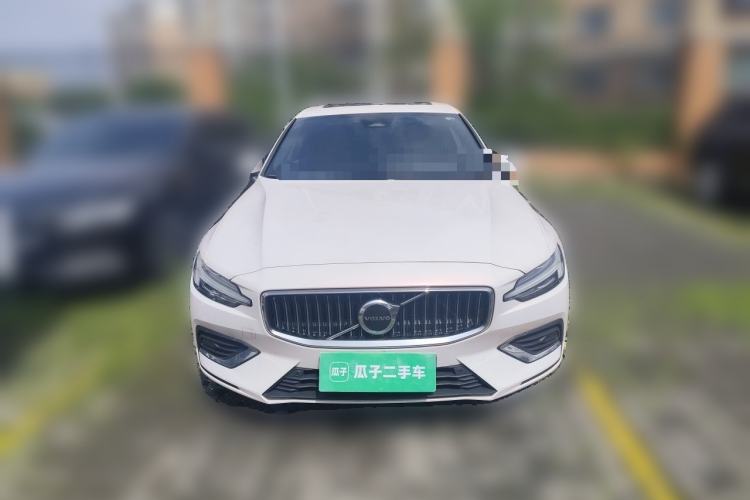 Used Volvo S60 2023 B4 Zhiyuan Luxury Edition Front