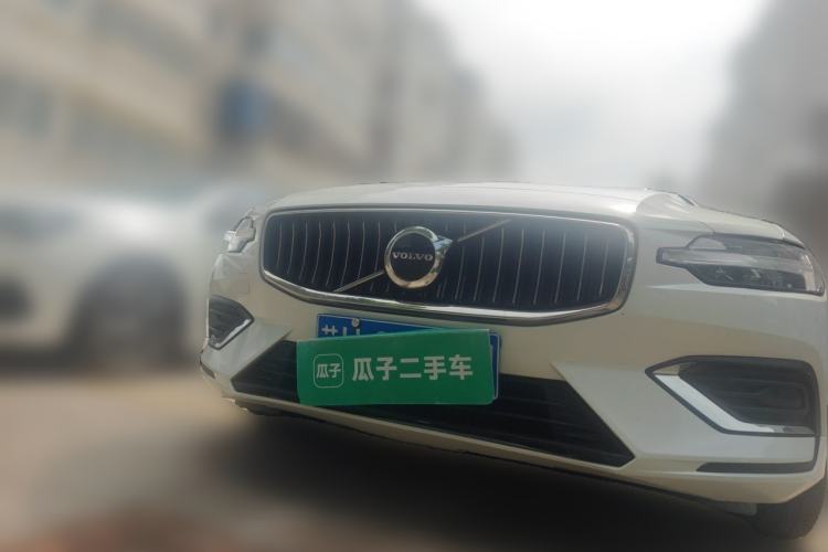 Used Volvo S60 2023 B4 Zhiyuan Luxury Edition Front