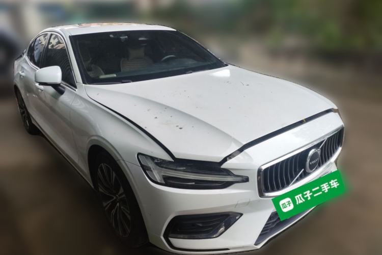 Used Volvo S60 2023 B4 Zhiyuan Luxury Edition Front Right 45 Deg