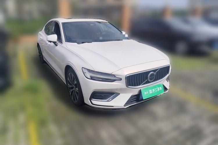 Used Volvo S60 2023 B4 Zhiyuan Luxury Edition Front Right 45 Deg