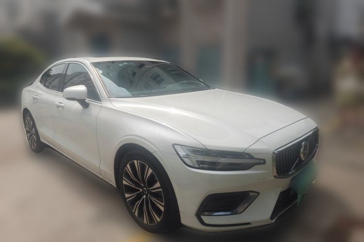 Used Volvo S60 2023 B4 Zhiyuan Luxury Edition Front Right 45 Deg