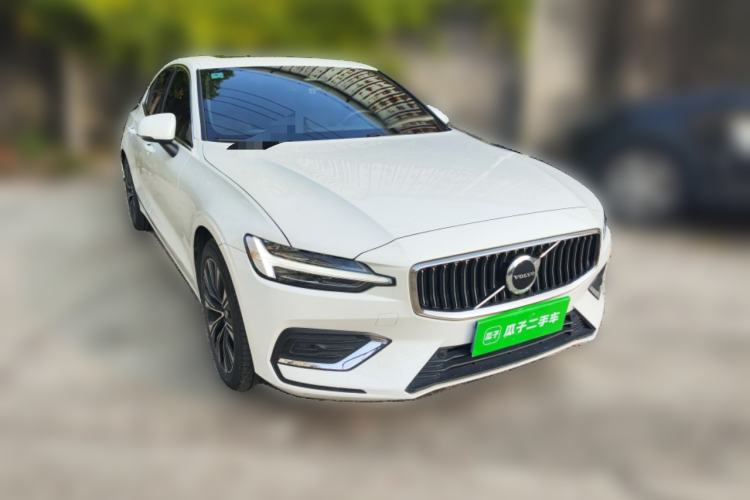 Used Volvo S60 2023 B4 Zhiyuan Luxury Edition Front Right 45 Deg