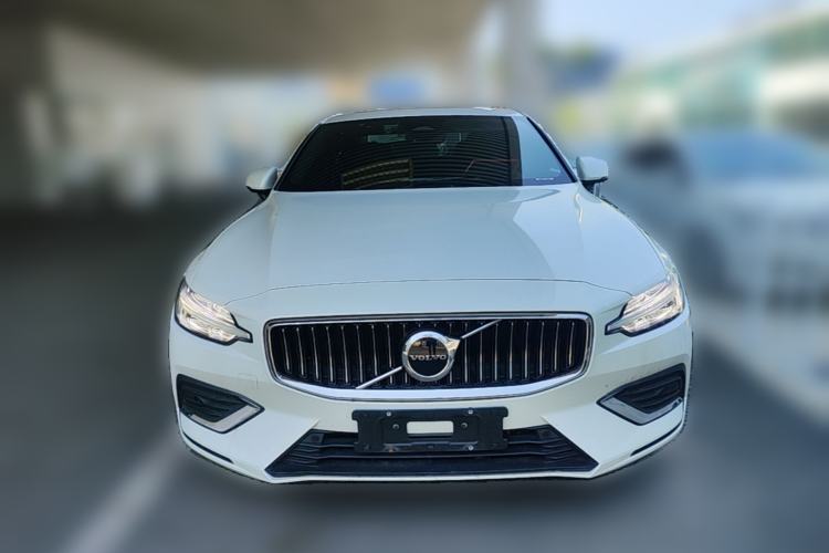 Used Volvo S60 2023 B4 Zhiyuan Luxury Edition Front