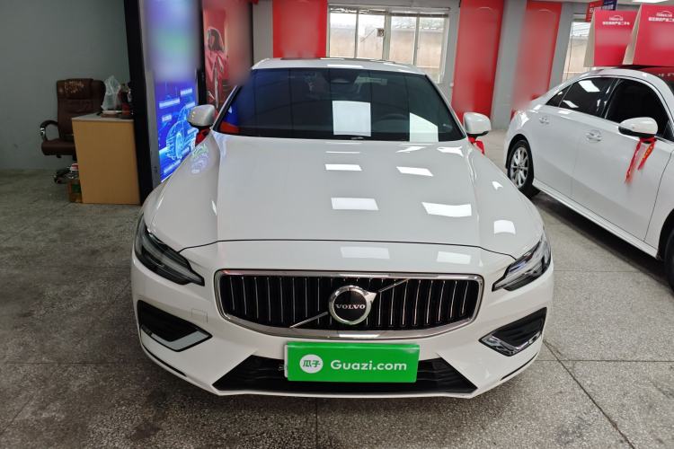 Used Volvo S60 2023 B4 Zhiyuan Luxury Edition Front