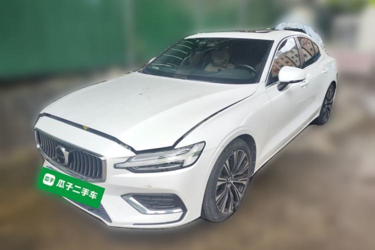 Used Volvo S60 2023 B4 Zhiyuan Luxury Edition Guazi used car, China used car export, Used car for sale, Used Volvo cars, Cheapest cars for sale