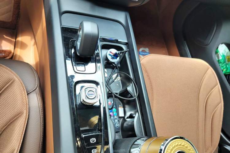 Used Volvo S60 2023 B4 Zhiyi Luxury Edition Gear Lever