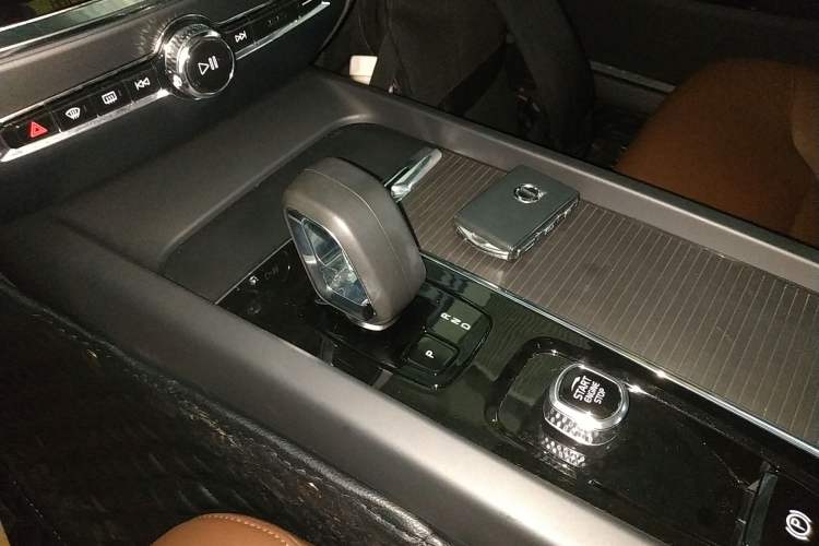 Used Volvo S60 2023 B4 Zhiyi Luxury Edition Gear Lever