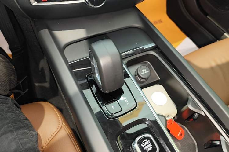 Used Volvo S60 2023 B4 Zhiyi Luxury Edition Gear Lever