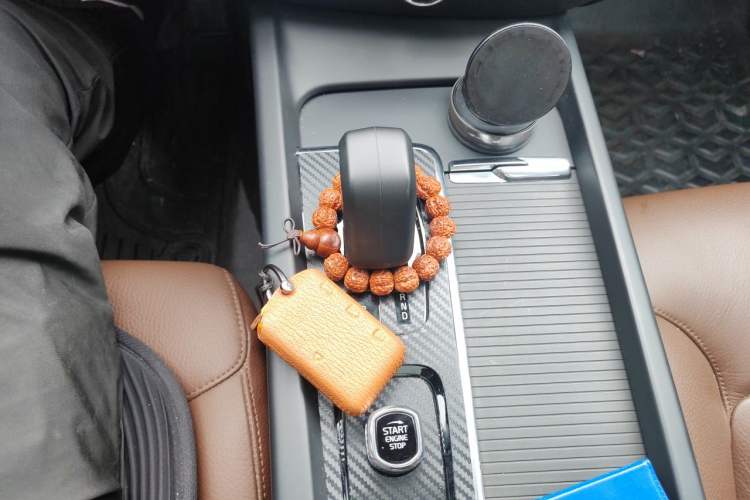 Used Volvo S60 2023 B4 Zhiyi Luxury Edition Gear Lever