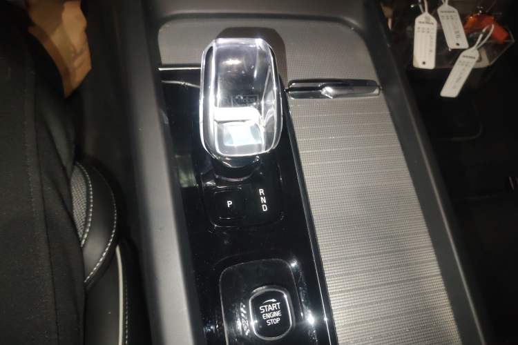 Used Volvo S60 2023 B4 Zhiyuan Sport Edition Gear Lever