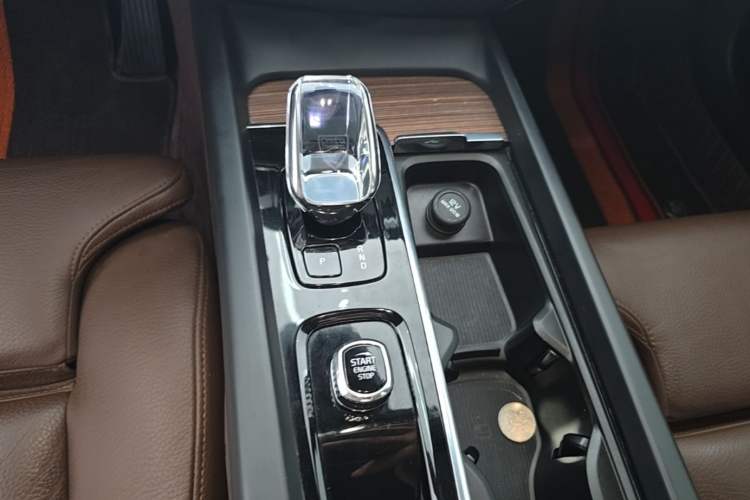 Used Volvo S60 2023 B4 Zhiyuan Luxury Edition Gear Lever