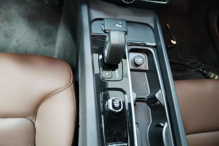 Used Volvo S60 2023 B4 Zhiyi Luxury Edition Gear Lever