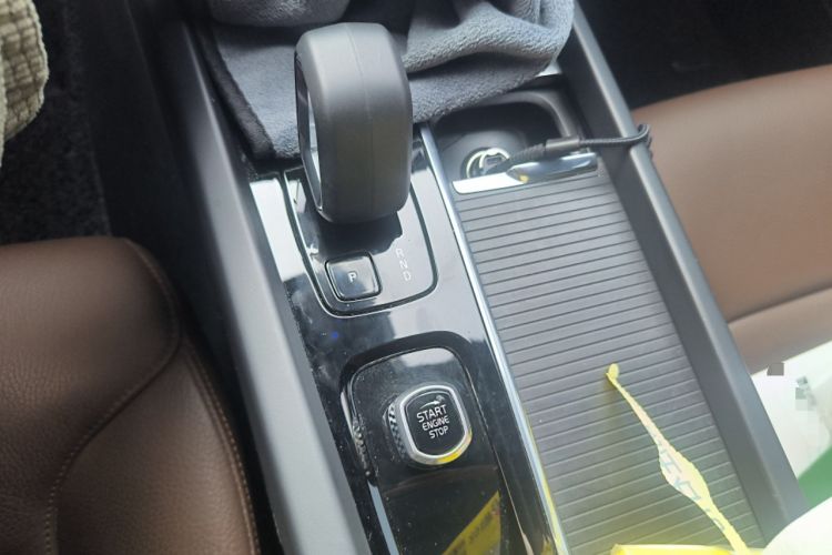 Used Volvo S60 2023 B4 Zhiyi Luxury Edition Gear Lever