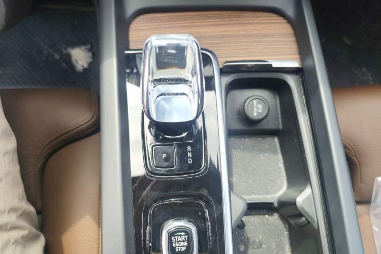Used Volvo S60 2023 B4 Zhiyuan Luxury Edition Gear Lever
