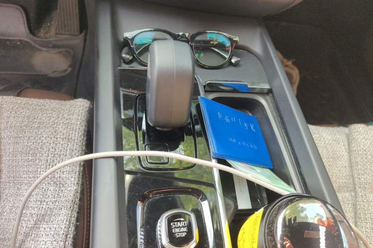 Used Volvo S60 2023 B4 Zhiyi Luxury Edition Gear Lever