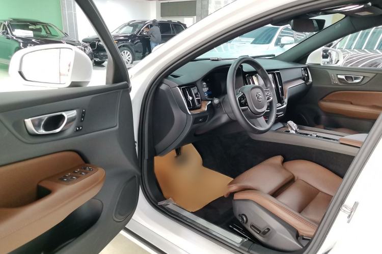 Used Volvo S60 2023 B4 Zhiyuan Luxury Edition Interior 2